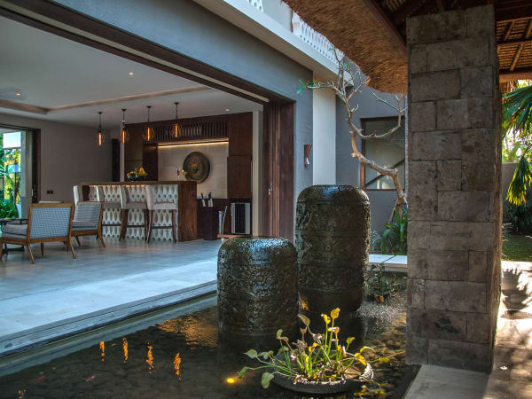 Seseh Beach Villa II - Water features